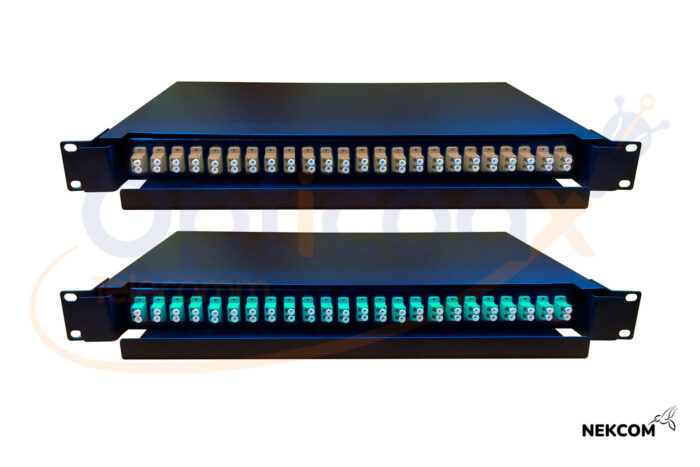 1.2 BANDEJA DE FIBRA OPTICA CON ADAPTADORES LC MULTIMODO